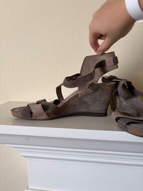 Mephisto Taupe Brown Wedge Sandals